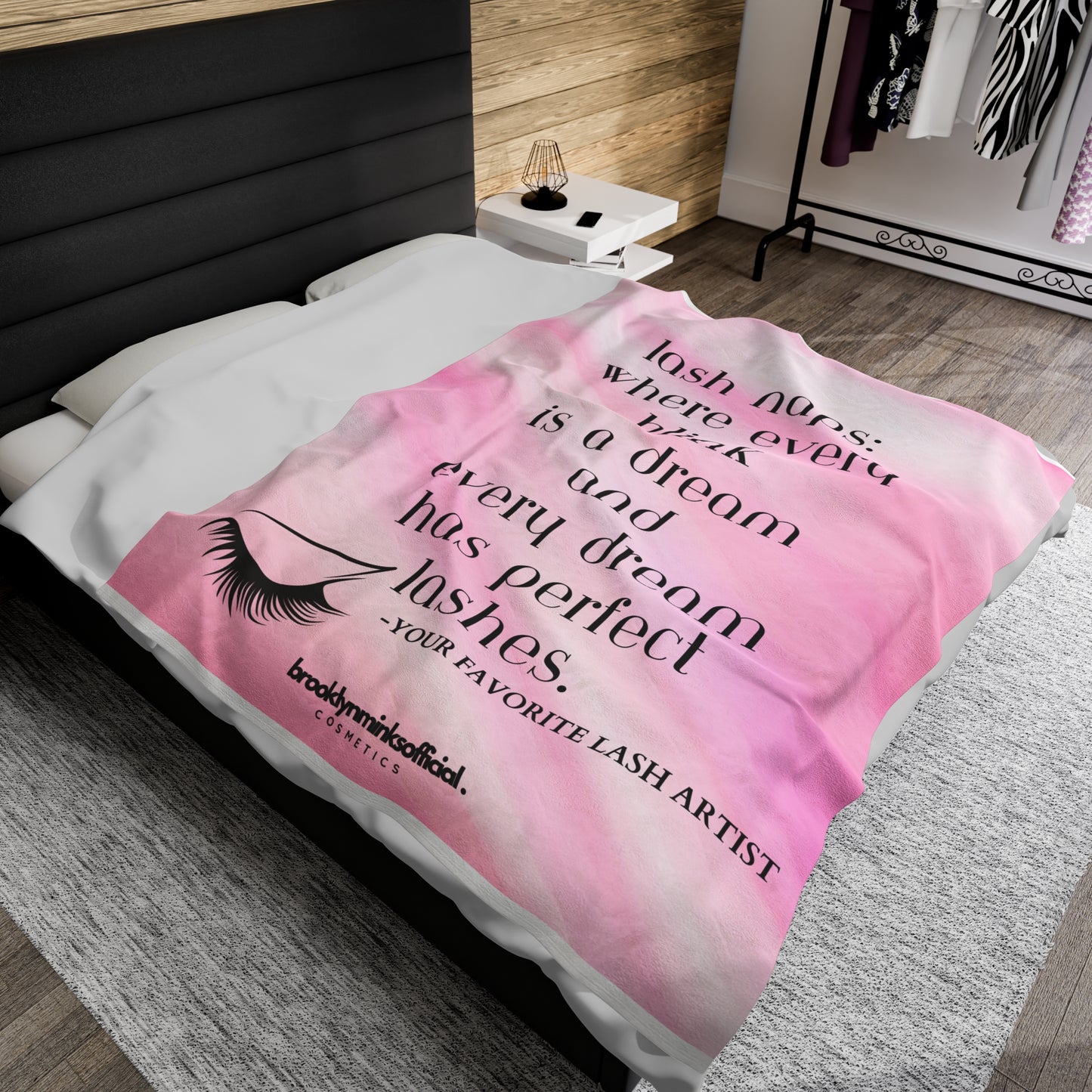 Lash Dreams Unveiled: Wrap Yourself in Cozy Glam with Our Velveteen Plush Lash Tech Blanket"